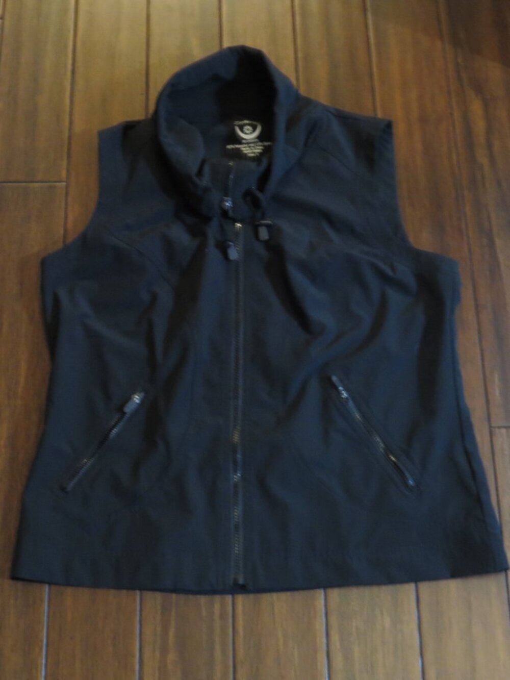 Zenergy by Chicos Size 1 Full Zip Vest  with 2 Zip Pockets